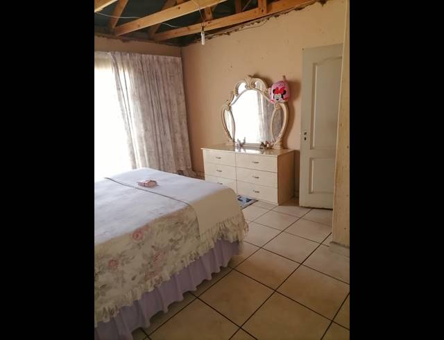 3 BEDROOM FREESTANDING FOR SALE IN TSAKANE EXT 12